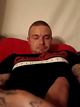 Snapshot of DadDDick925 chatting on 12.22.25 DadDDick925 online show from 12.22.25