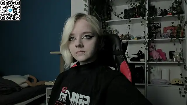 Holy Mistress S online show from 11.26.25