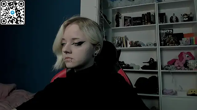 Holy Mistress S online show from 01.11.26