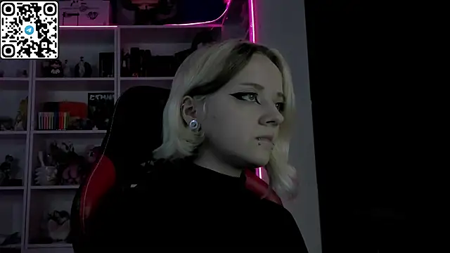 Snapshot of Holy_Mistress_S chatting on 05.22.26 Holy Mistress S online show from 05.22.26