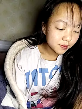 Quynhsumon online show from 01.10.26