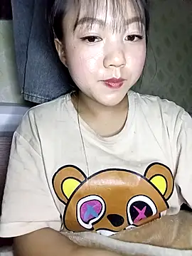 Quynhsumon online show from 02.23.26