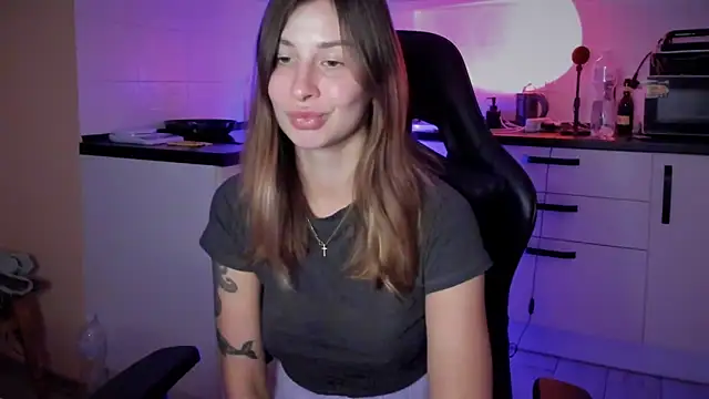 Kira-meow online show from 11.13.25