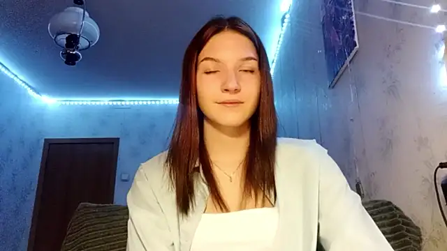 Snapshot of Beauty_miIa chatting on 10.22.25 Beauty miIa online show from 10.22.25