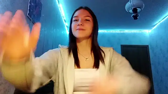 Snapshot of Beauty_miIa chatting on 10.27.25 Beauty miIa online show from 10.27.25