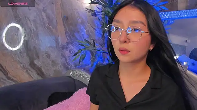 Snapshot of sydney_miller_ chatting on 02.09.26 sydney miller online show from 02.09.26