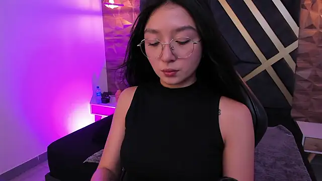 Snapshot of sydney_miller_ chatting on 02.18.26 sydney miller online show from 02.18.26