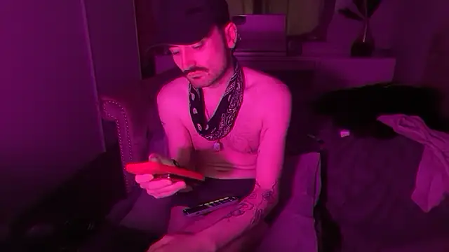 Snapshot of Gander_At_Xander chatting on 10.30.25 Gander At Xander online show from 10.30.25