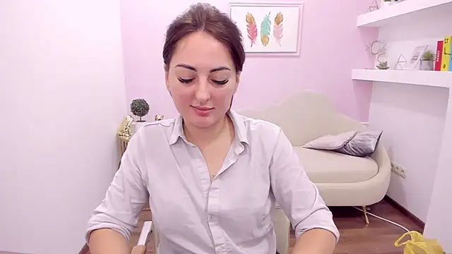 NoraSimons online show from 10.28.25