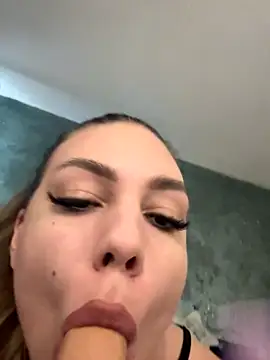 KittenKarlla online show from 10.25.25