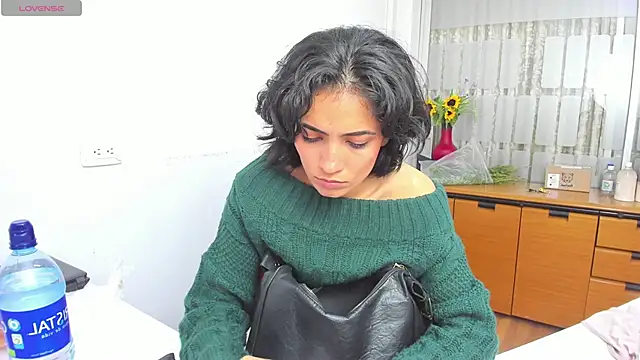 chloehanna online show from 12.04.25