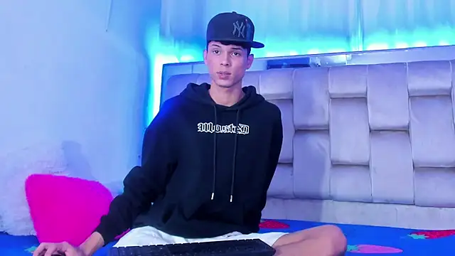 boyswantingplay online show from 11.04.25