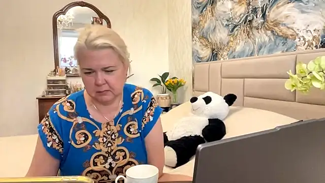 Snapshot of Galatea_2025 chatting on 05.25.26 Galatea 2025 online show from 05.25.26