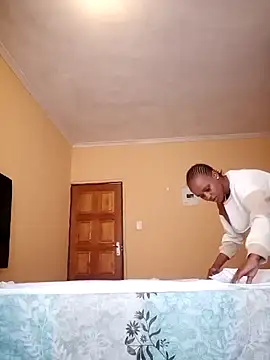 yummy-caramel online show from 03.12.26