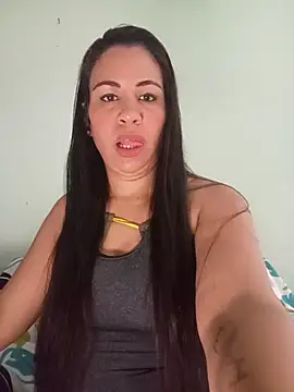 LeilaTaylor online show from 11.07.25