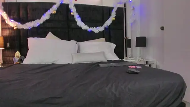 EmmadaSilva online show from 11.24.25