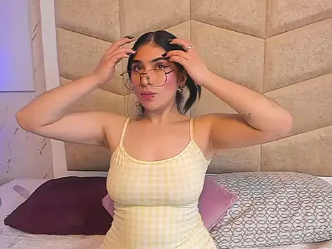 EmmaColliinss online show from 10.28.25