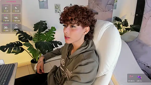 Snapshot of DannysaStar_ chatting on 05.22.26 DannysaStar online show from 05.22.26