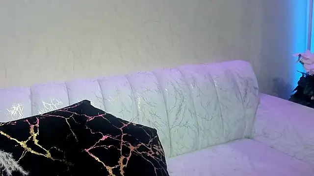 Snapshot of SofiaDiFiore chatting on 10.28.25 SofiaDiFiore online show from 10.28.25