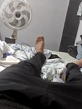 Snapshot of Gatoohottt chatting on 10.29.25 Gatoohottt online show from 10.29.25