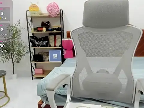 Snapshot of JuNi-Li chatting on 03.16.26 JuNi-Li online show from 03.16.26