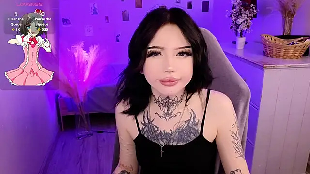 Snapshot of Emma_Kirks chatting on 06.16.26 Emma Kirks online show from 06.16.26