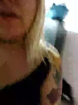 Snapshot of badgirlxxxxxx chatting on 01.15.26 badgirlxxxxxx online show from 01.15.26