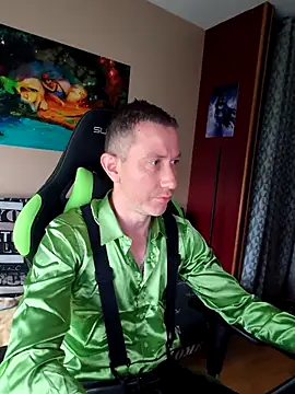 Snapshot of Gamerinleather chatting on 10.26.25 Gamerinleather online show from 10.26.25