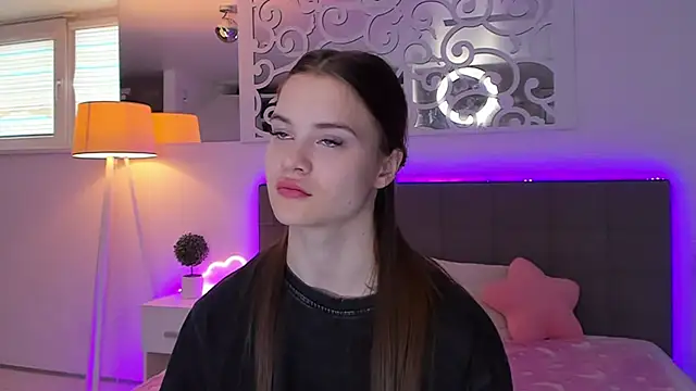 LuisaClover online show from 03.20.26