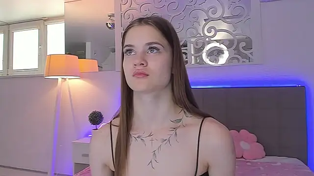 LuisaClover online show from 05.18.26
