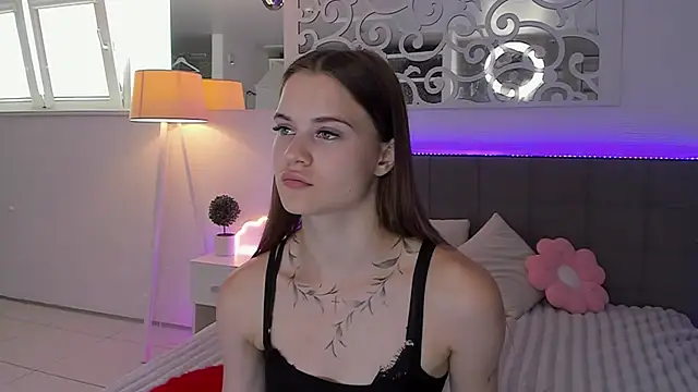 Snapshot of LuisaClover chatting on 07.10.26 LuisaClover online show from 07.10.26