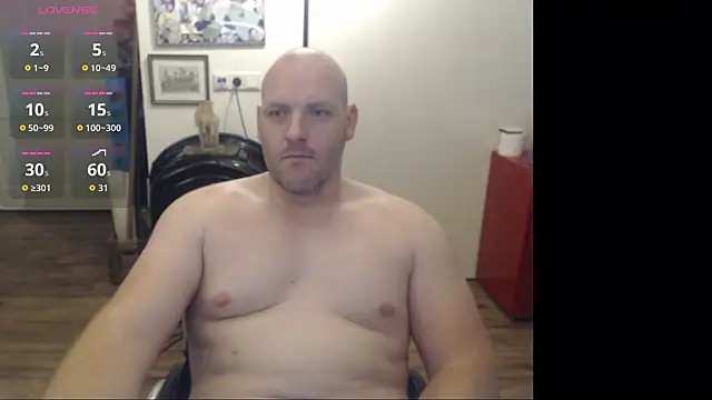 Snapshot of markrollo chatting on 10.22.25 markrollo online show from 10.22.25