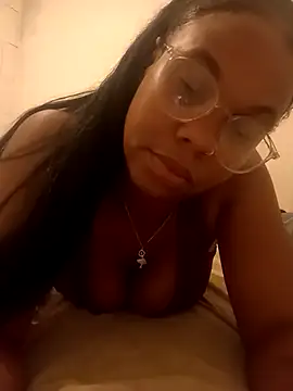 Prettahsantos29 online show from 11.10.25