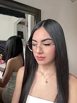 IslaCole online show from 01.12.26