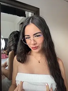 IslaCole online show from 02.16.26