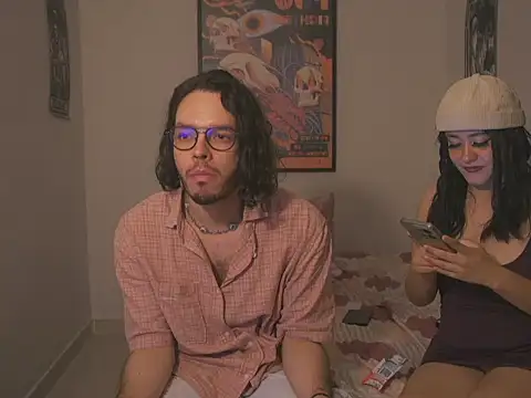 Snapshot of dan_and_daya chatting on 10.26.25 dan and daya online show from 10.26.25