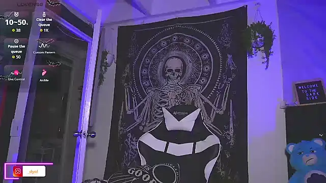 Dalia Vorhees online show from 12.05.25