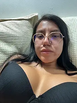 Snapshot of violetbunnyy1 chatting on 12.16.25 violetbunnyy1 online show from 12.16.25
