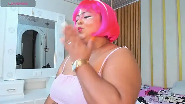 Hanna curvy  online show from 10.25.25