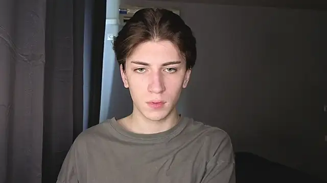 Oliver star boy  online show from 10.26.25