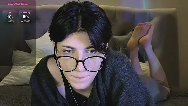 Oliver star boy  online show from 02.05.26