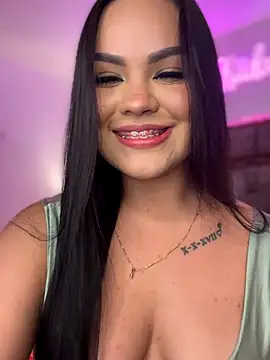 Snapshot of amber_white15 chatting on 11.02.25 amber white15 online show from 11.02.25