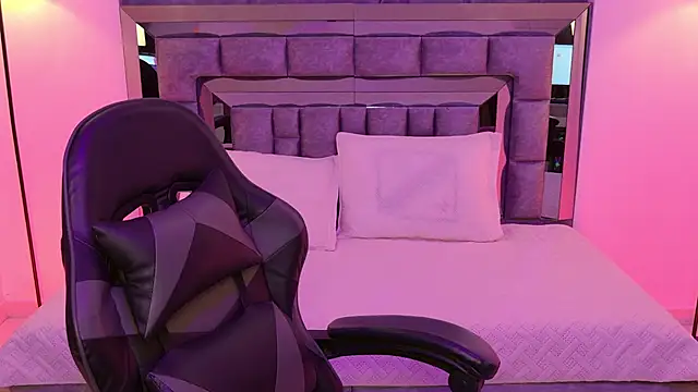 Bella Clark2 online show from 11.29.25