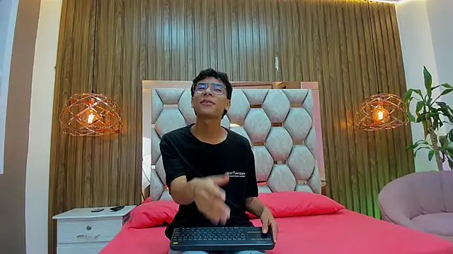 Snapshot of adams_bobby chatting on 01.18.26 adams bobby online show from 01.18.26