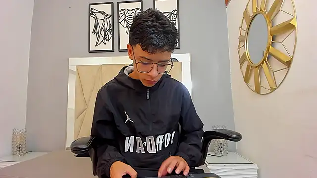 Snapshot of adams_bobby chatting on 02.02.26 adams bobby online show from 02.02.26