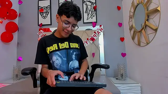 Snapshot of adams_bobby chatting on 02.14.26 adams bobby online show from 02.14.26