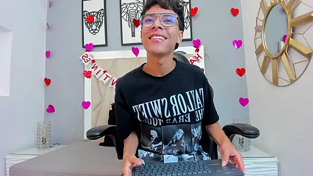 Snapshot of adams_bobby chatting on 02.15.26 adams bobby online show from 02.15.26