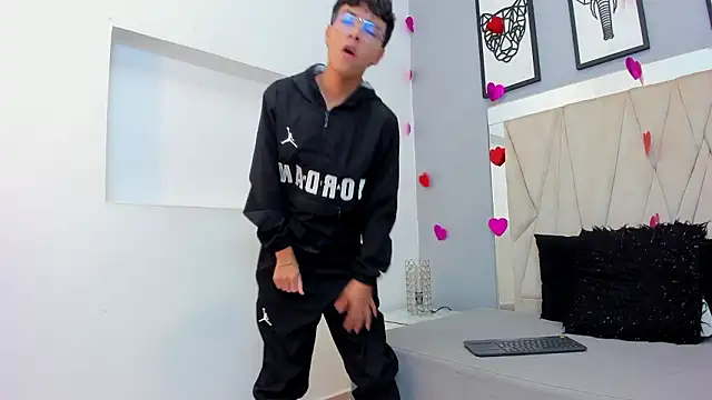 Snapshot of adams_bobby chatting on 02.17.26 adams bobby online show from 02.17.26