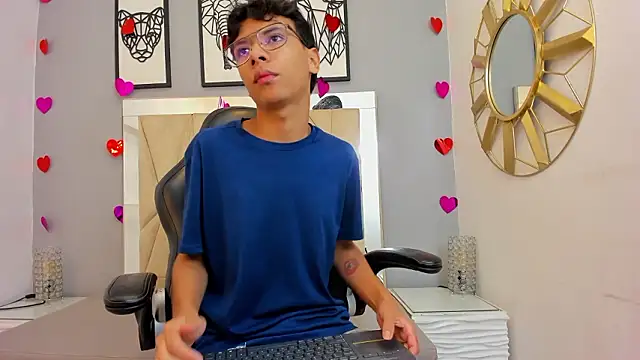 Snapshot of adams_bobby chatting on 03.01.26 adams bobby online show from 03.01.26