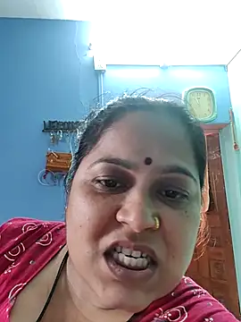 Snapshot of TINALOVES143 chatting on 10.29.25 TINALOVES143 online show from 10.29.25